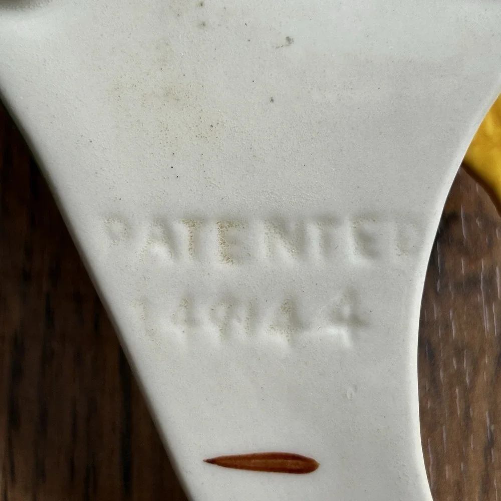 Vintage Ceramic Bird Wall Pocket Vase Cattails MCM Patented 149144